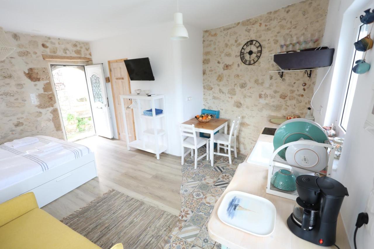Ravi Boutique - 1 Minute Walk From * Kalyves